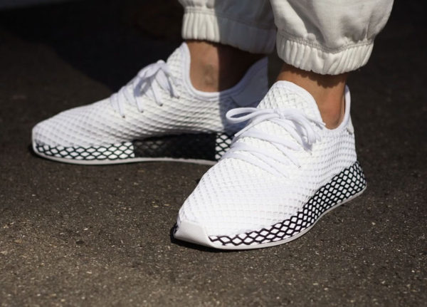 Nike deerupt white Clearance