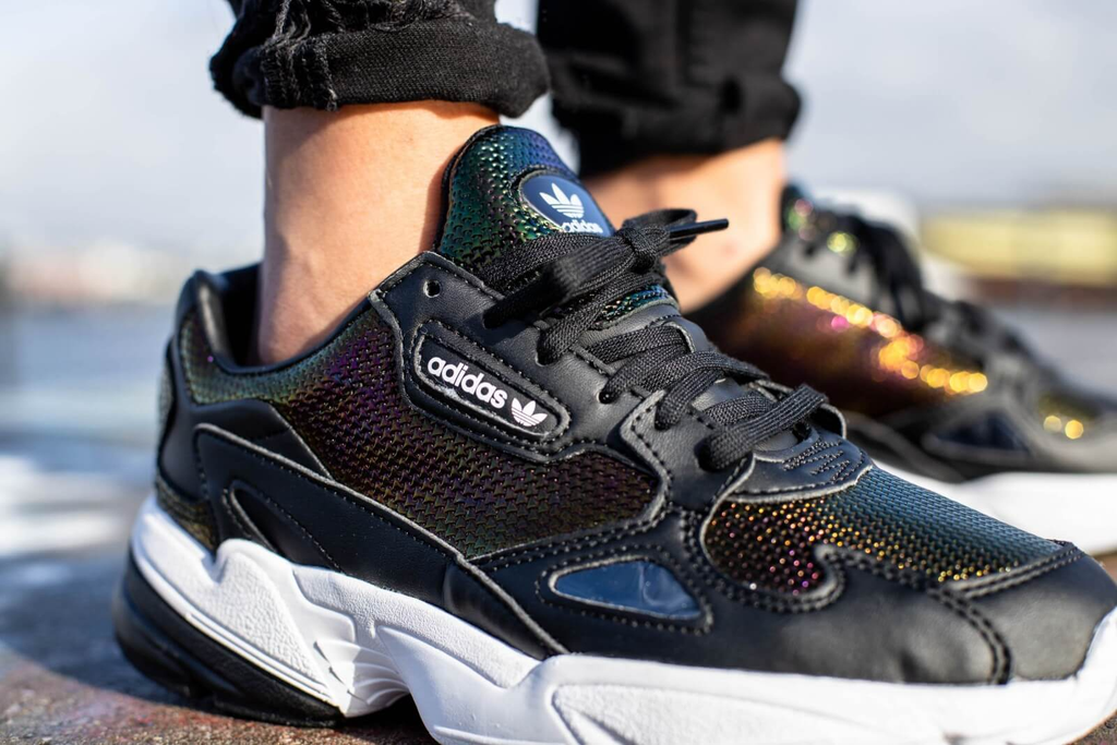 Calzado Adidas Originals Falcon W (EF5517) - Negros