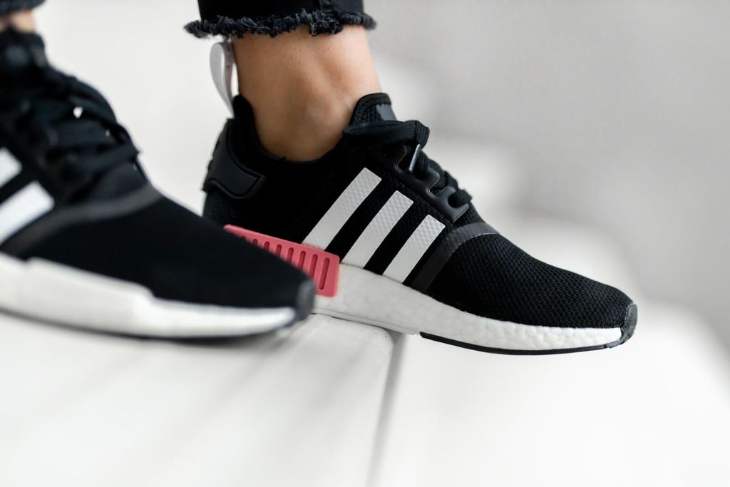 Giày Adidas Wmns NMD_R1 'Black Hazy Rose' FY3771 – AUTHENTIC SHOES
