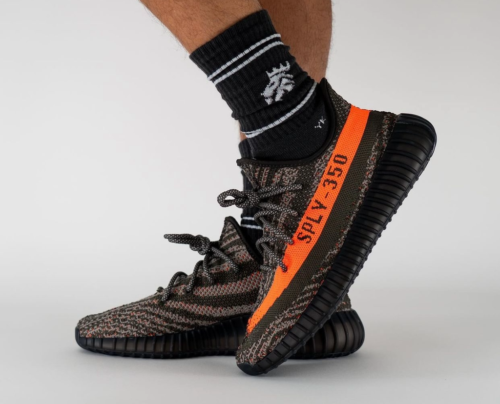 Giày Adidas Yeezy Boost 350 V2 'Carbon Beluga' HQ7045