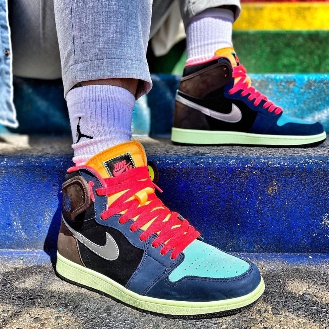Giày Nike Air Jordan 1 Retro High 'Tokyo Bio Hack' 555088-201 – AUTHENTIC  SHOES