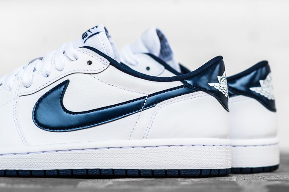 jordan 1 metallic blue low