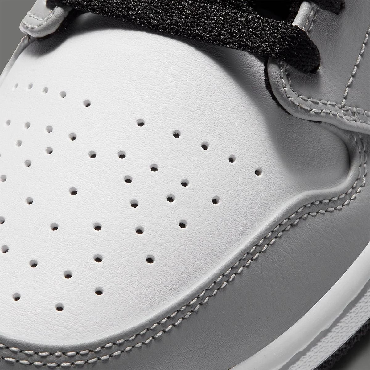 Nike Air Jordan 1 Low GS 'Light Smoke Grey' 553560-030