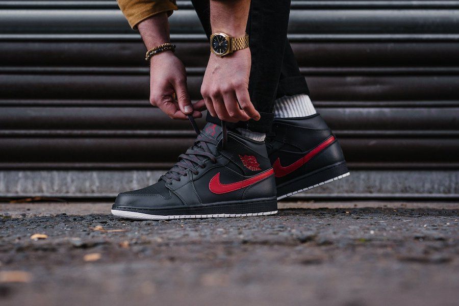 jordan 1 anthracite gym red