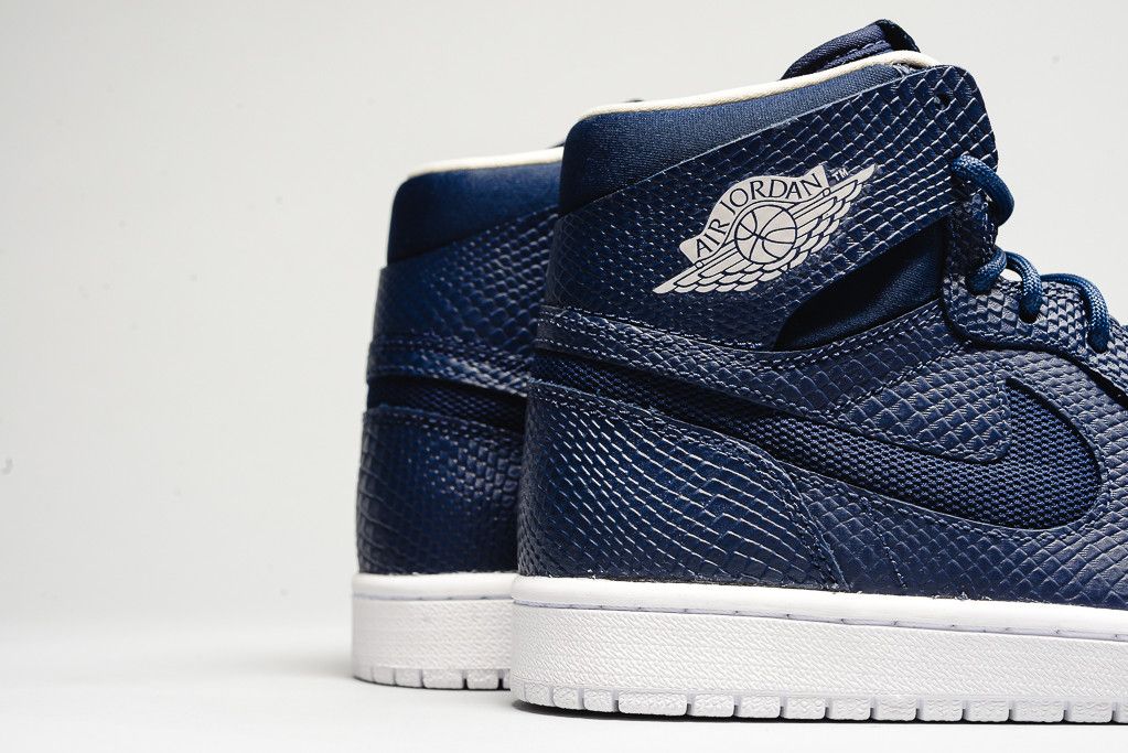 Giày Nike Air Jordan 1 Retro High 'Midnight Navy' 705300-405 – AUTHENTIC  SHOES