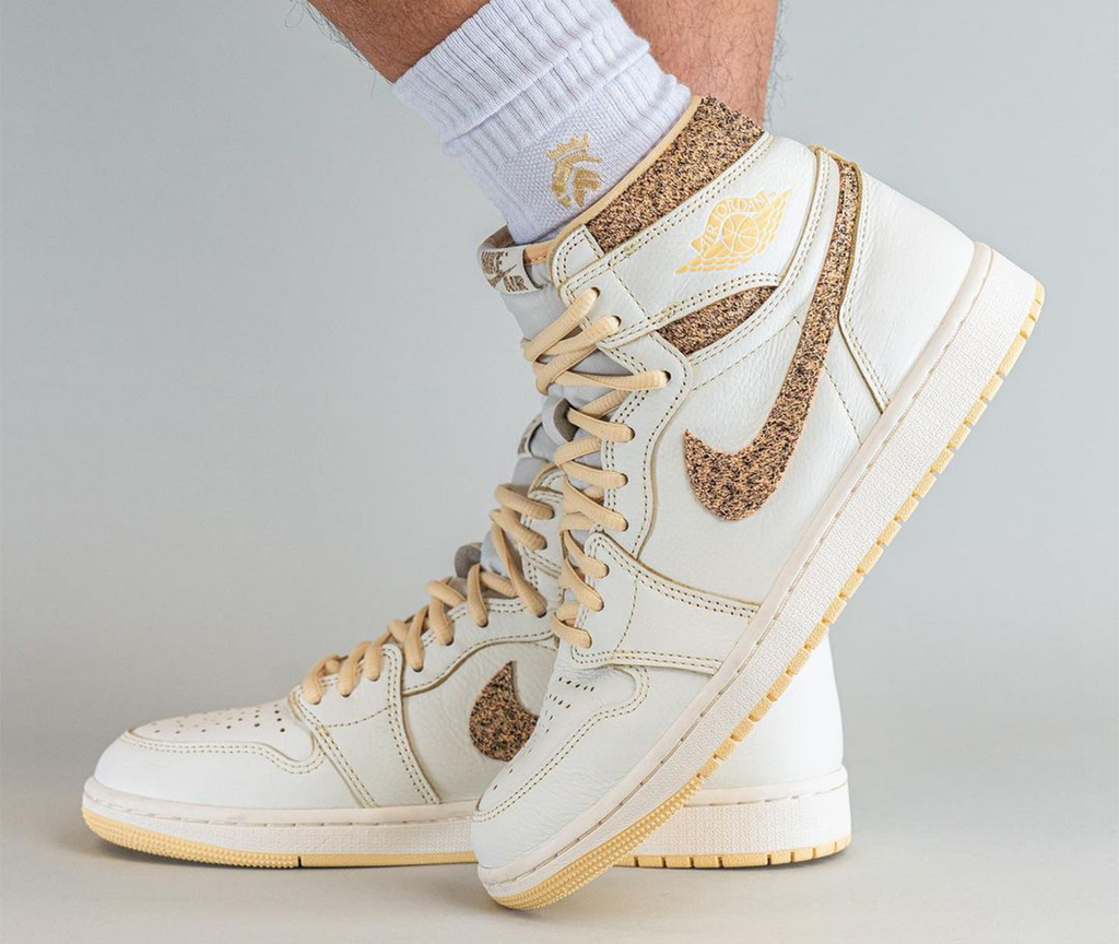 Giày Nike Jordan 1 Retro High Vibrations Of Naija 'Beige' FD8631-100
