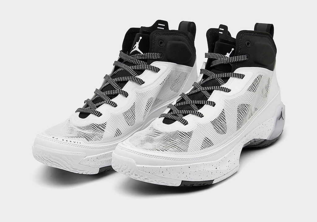 Giày Nike Jordan 37 'Oreo' DD6958-108
