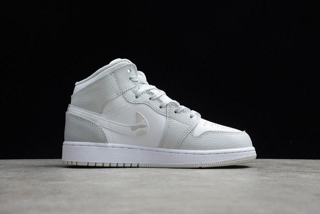Giày Nike Air Jordan 1 Mid SE GS