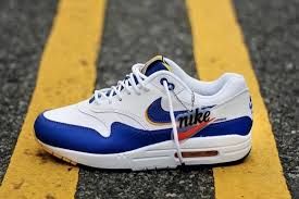 am1 windbreaker