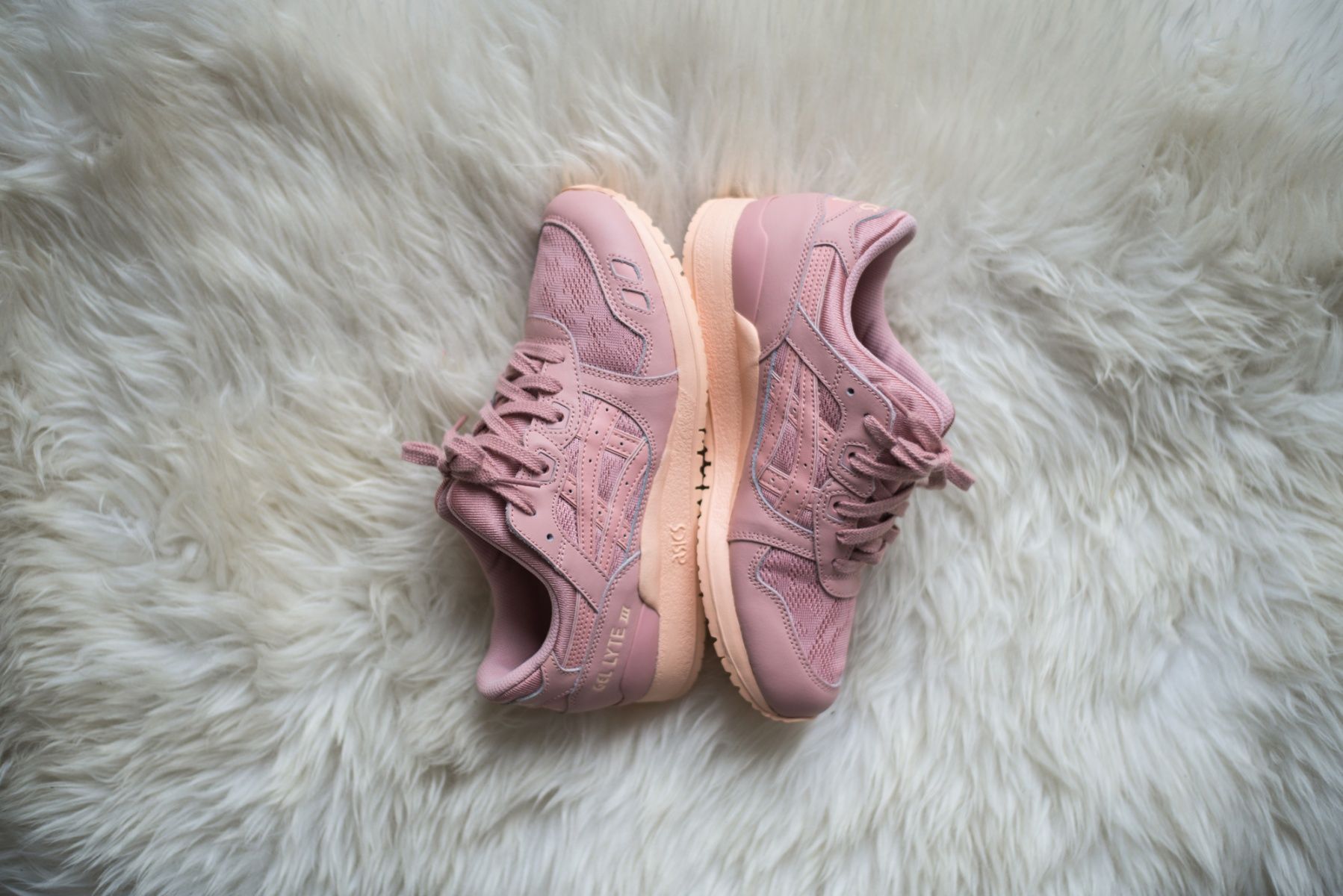 asics gel lyte iii peach beige