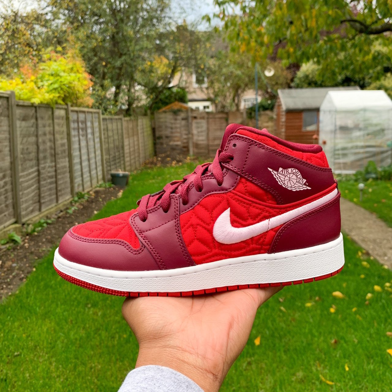aj1 red quilt