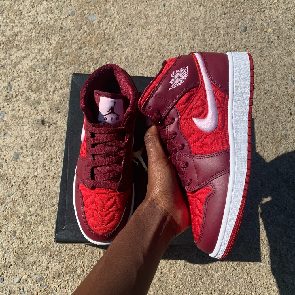 Giày Nike Air Jordan 1 Mid SE GS 'Red Quilted' AV5174-600 – AUTHENTIC SHOES