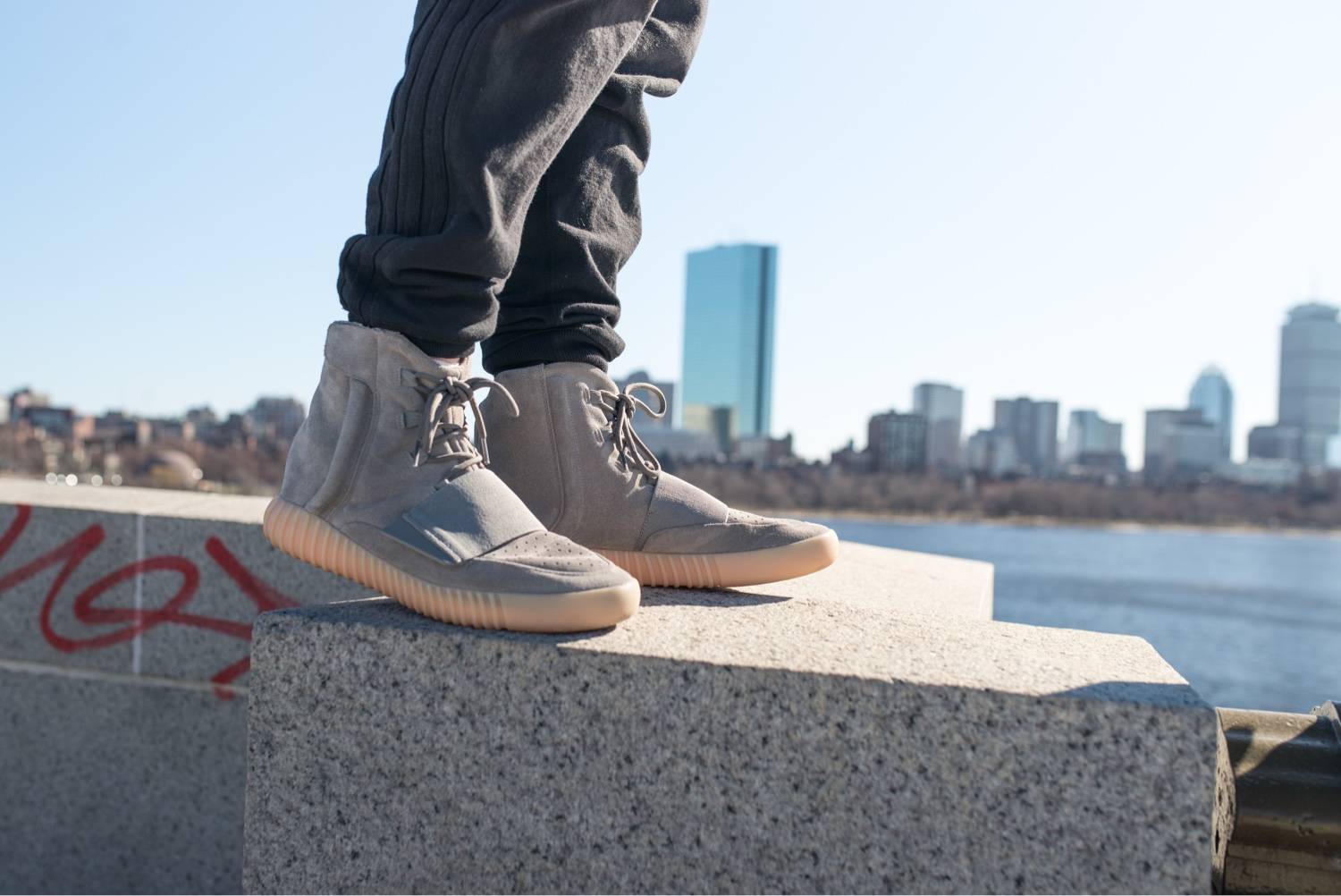 yeezy 750 tan