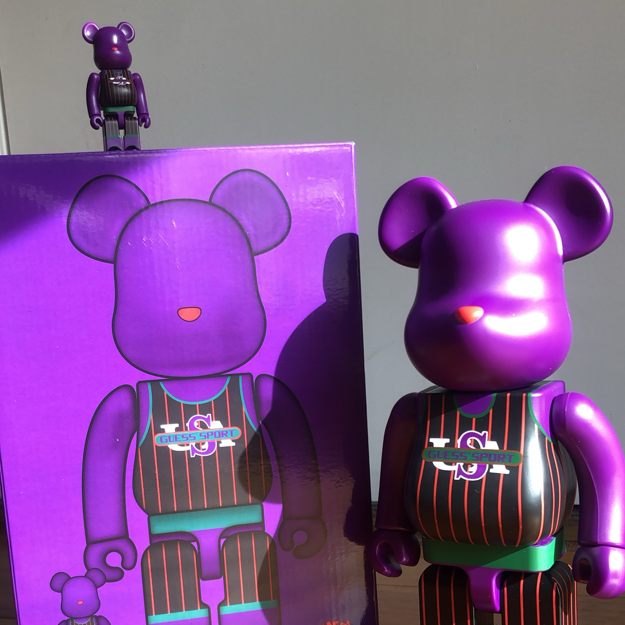 Mô hình Bearbrick Guess Sport Jersey 100%  400% Purple – AUTHENTIC SHOES