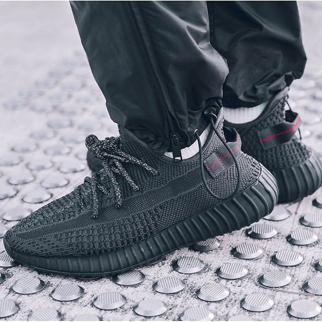 Yeezy black reflective precio Clearance