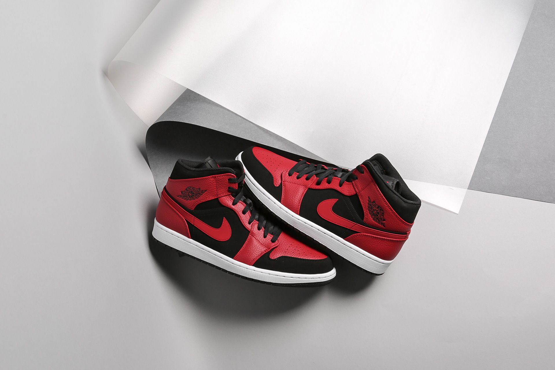 Nike Jordan 1 Mid 'Reverse Bred' 554724054 AUTHENTIC SHOES Nike Jordan 1 Mid 'Reverse Bred' 554724054 AUTHENTIC SHOES