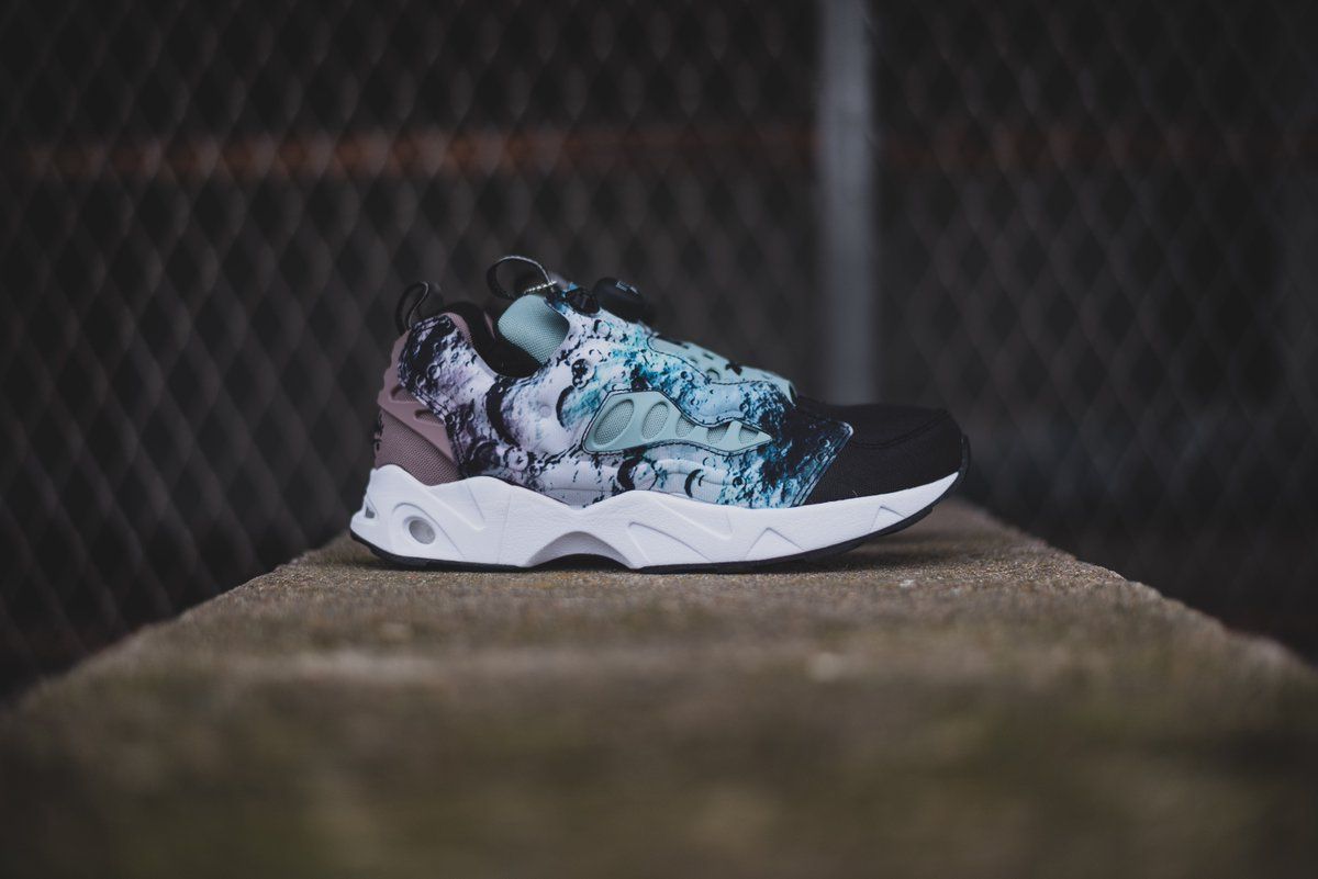 reebok instapump fury road sg moon landing