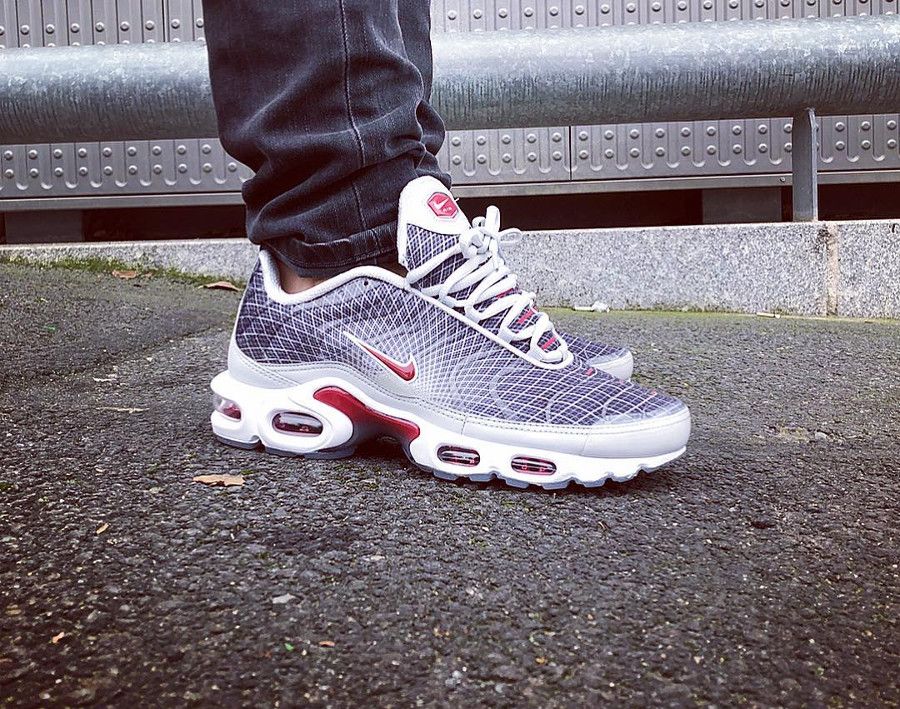 nike air max plus wave grid grey