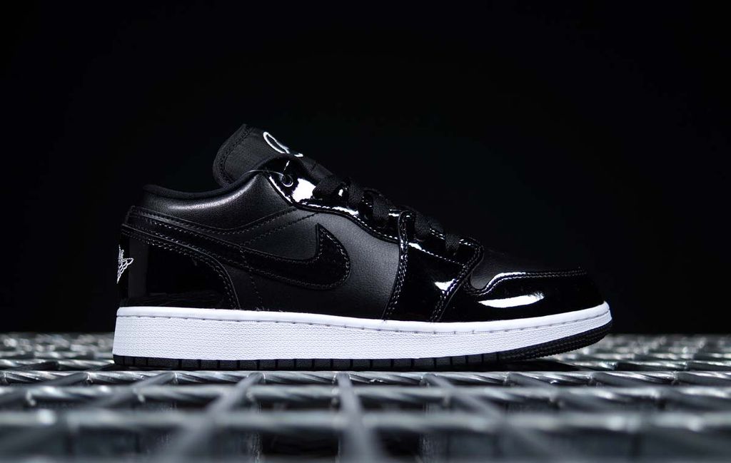 Giày Nike Air Jordan 1 Low SE GS 'All 