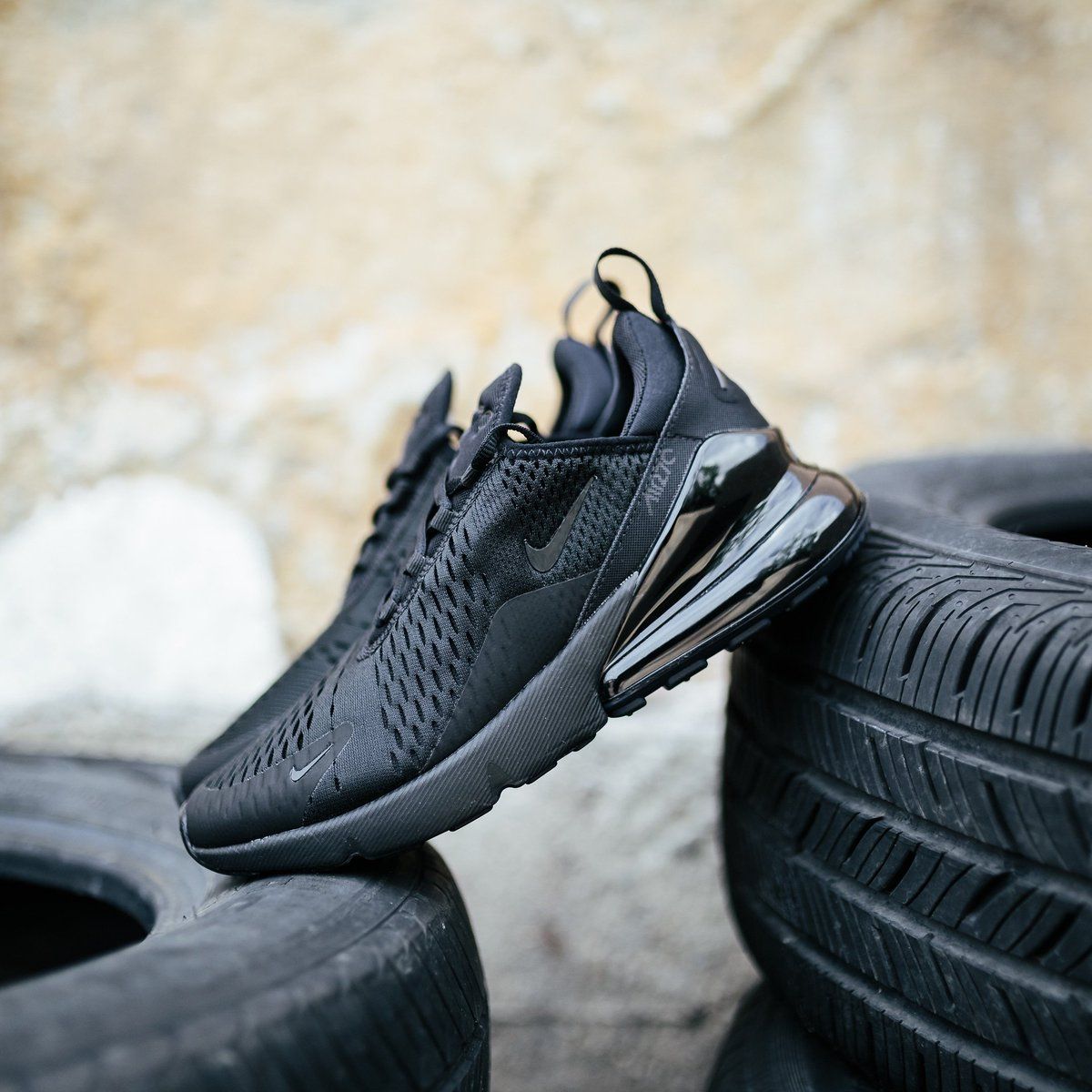 nike 270 triple black