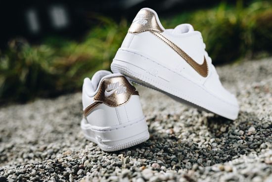 nike air force ze zlotym