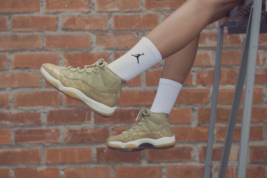 Giày Nike Wmns Air Jordan 11 Retro 'Olive Lux' AR0715-200 – AUTHENTIC SHOES