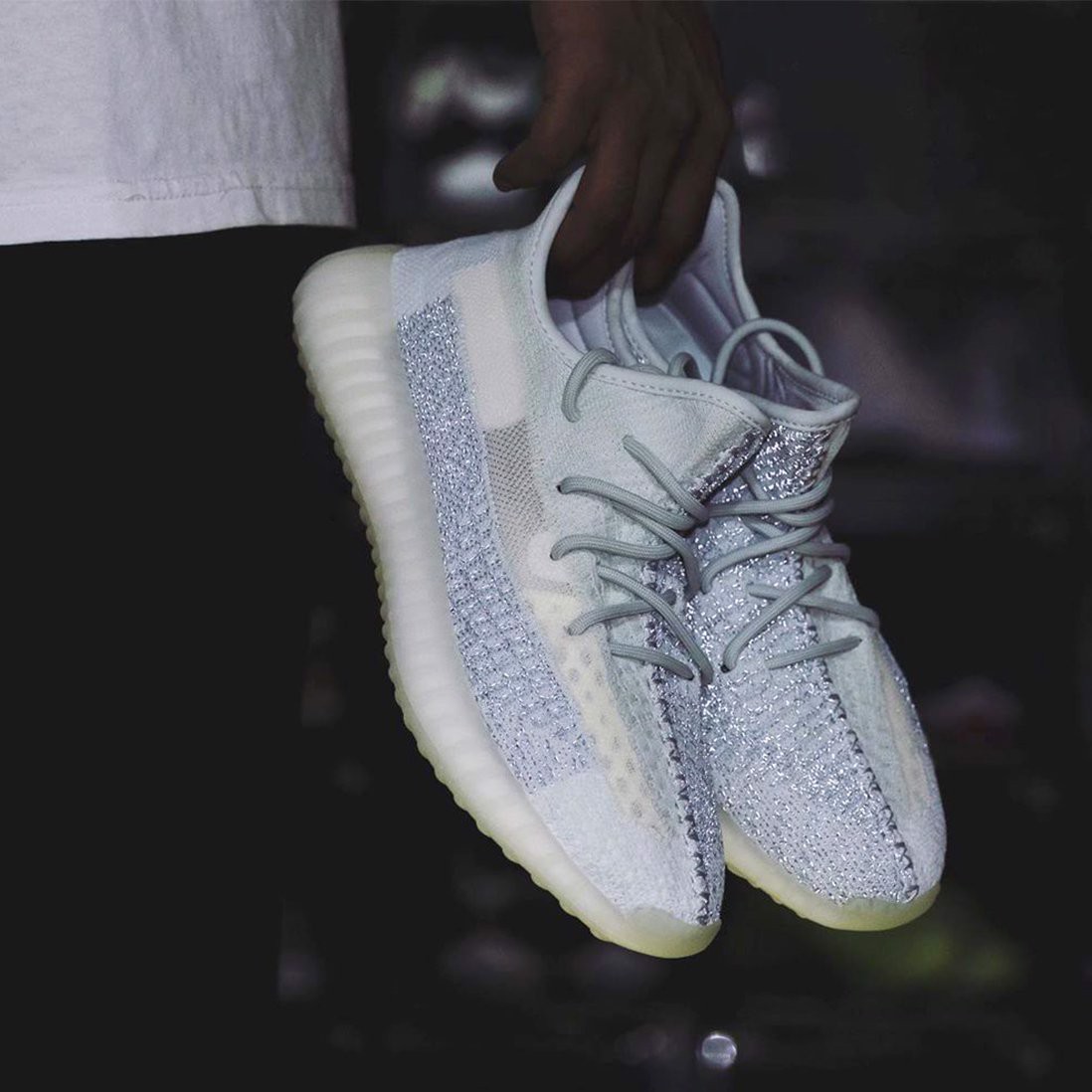 cloud white v2 yeezy