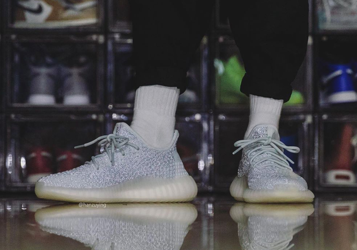 cloud white v2 yeezy