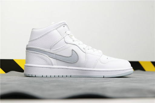 Giày Nike Air Jordan 1 Mid White Pure 