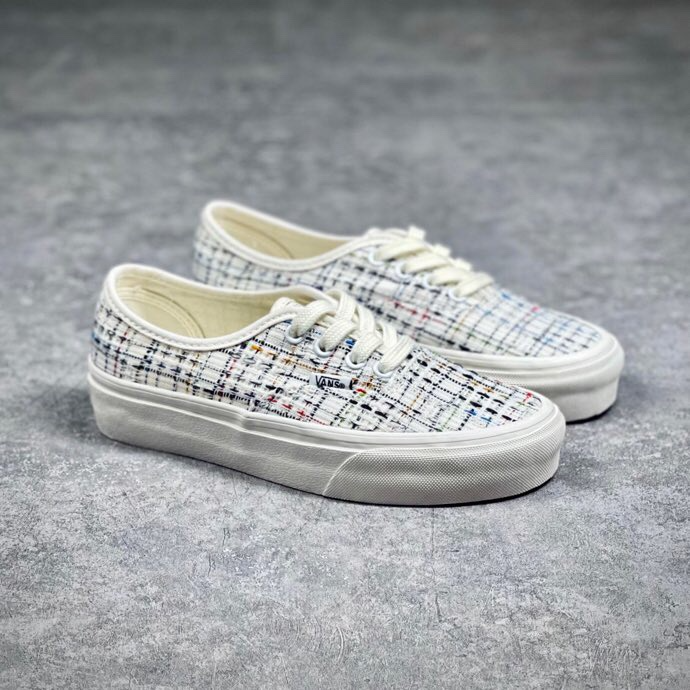 vans multicolor true white