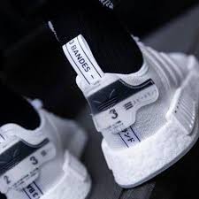 adidas nmd r1 triple white 2