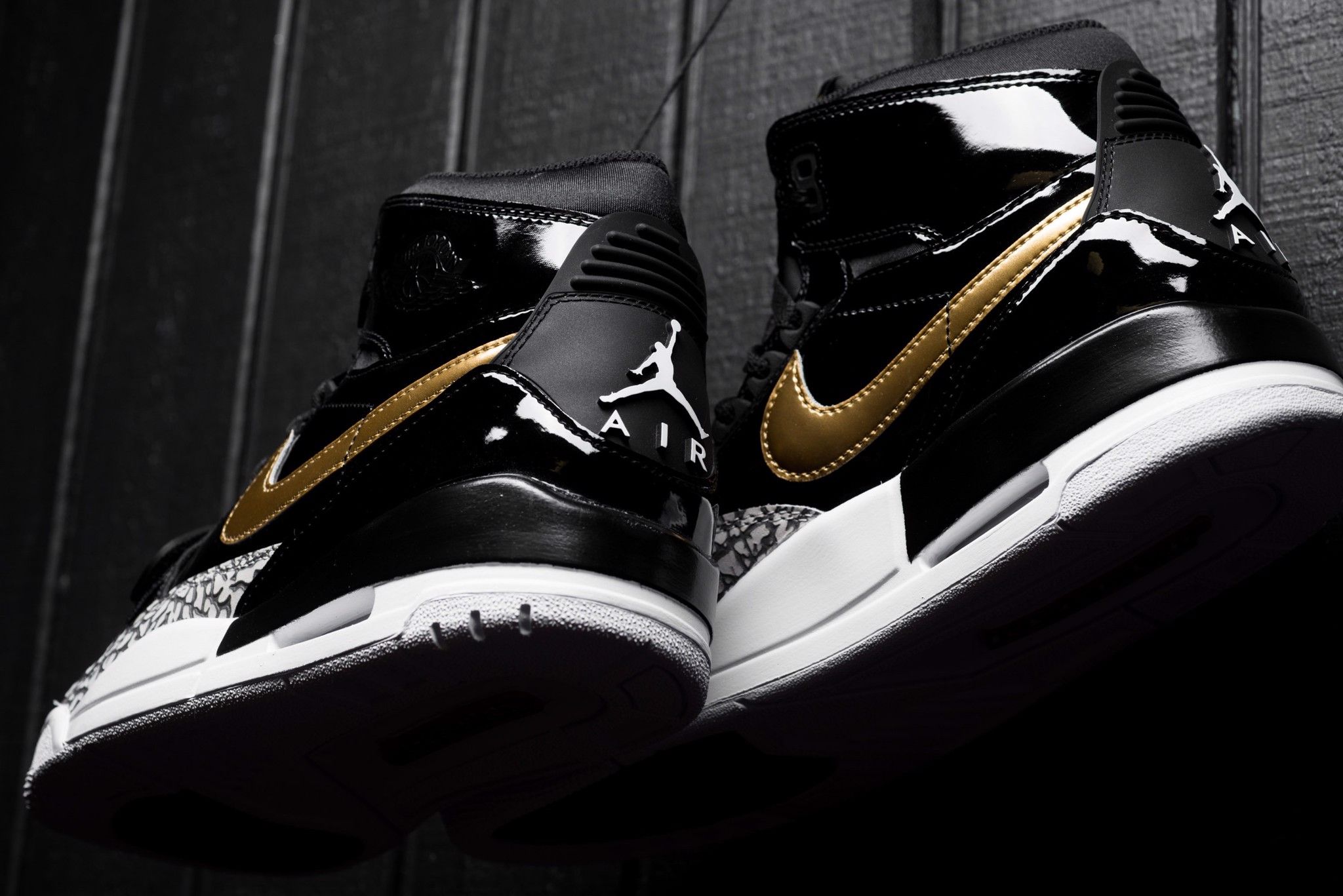 Giay Nike Air Jordan Legacy 312 Black Gold Av3922 007 Authentic Shoes Giay Nike Air Jordan Legacy 312 Black Gold Av3922 007 Authentic Shoes