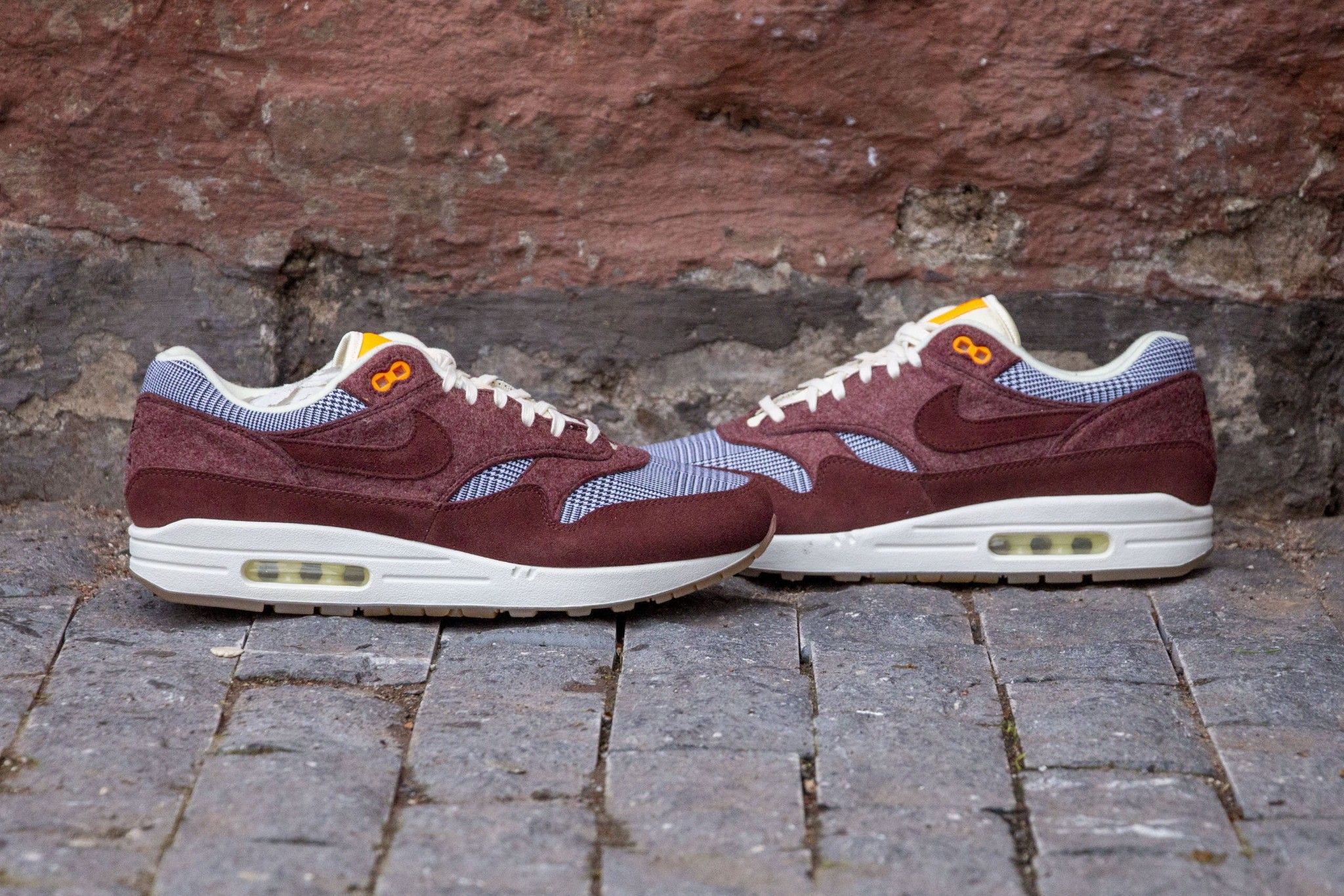 nike air max 1 houndstooth bronze eclipse