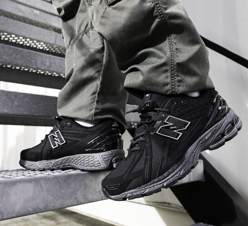 Giày New Balance 'Black' M1906ROC