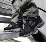 Giày New Balance 'Black' M1906ROC