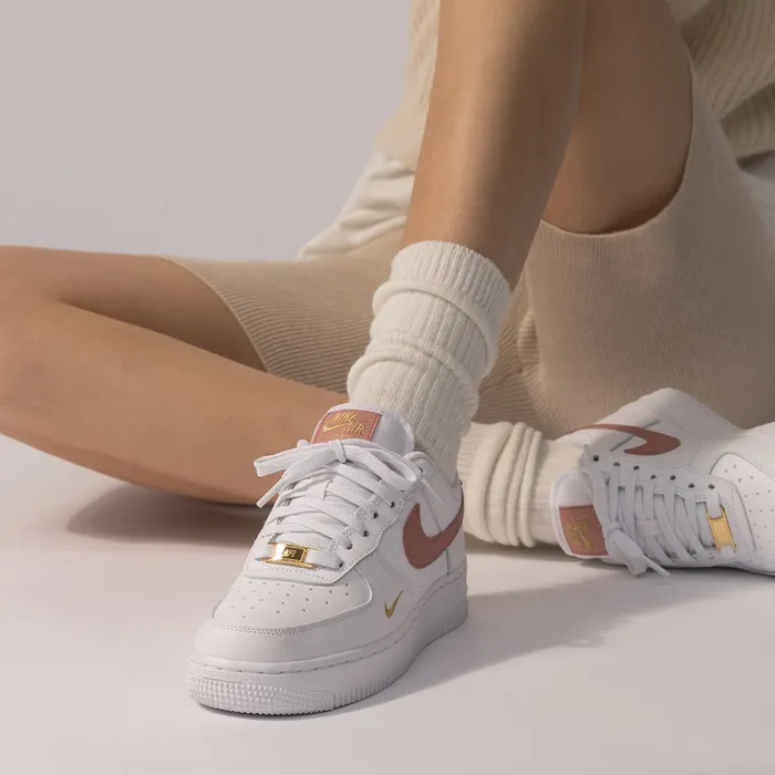 Nike air force rust pink top