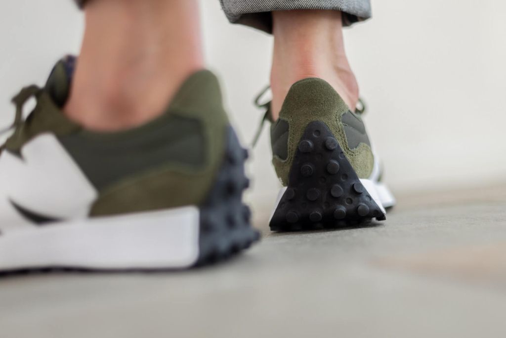 Giày New Balance 327 'Oak Leaf Green 