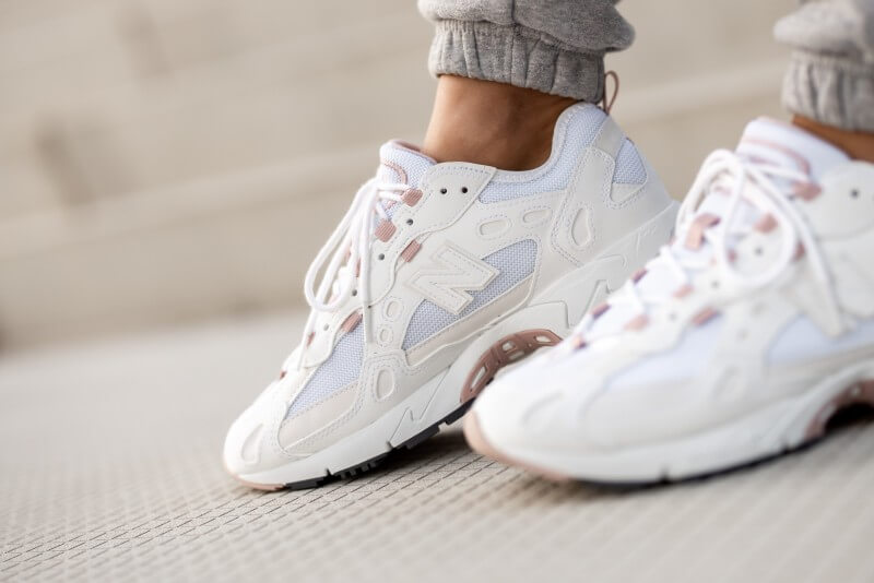Giày New Balance Wmns 'White' WL827BBC