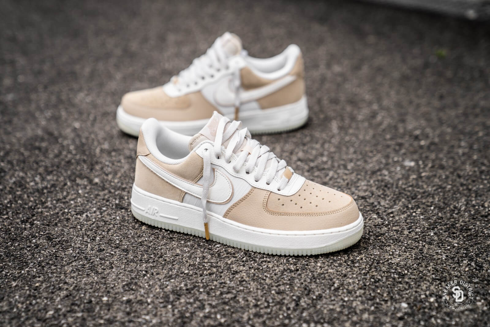 nike air force 1 beige oro