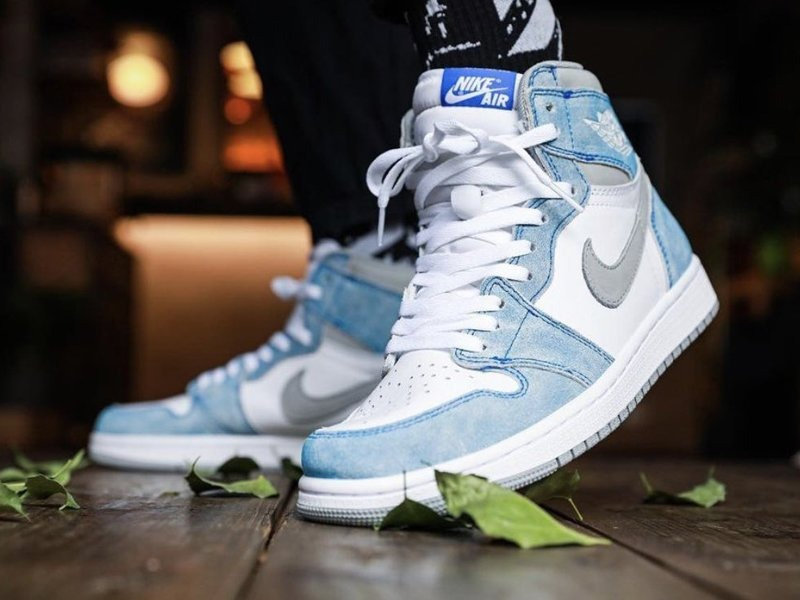 Giay Nike Air Jordan 1 Retro High Og Hyper Royal 5550 402 Authentic Shoes