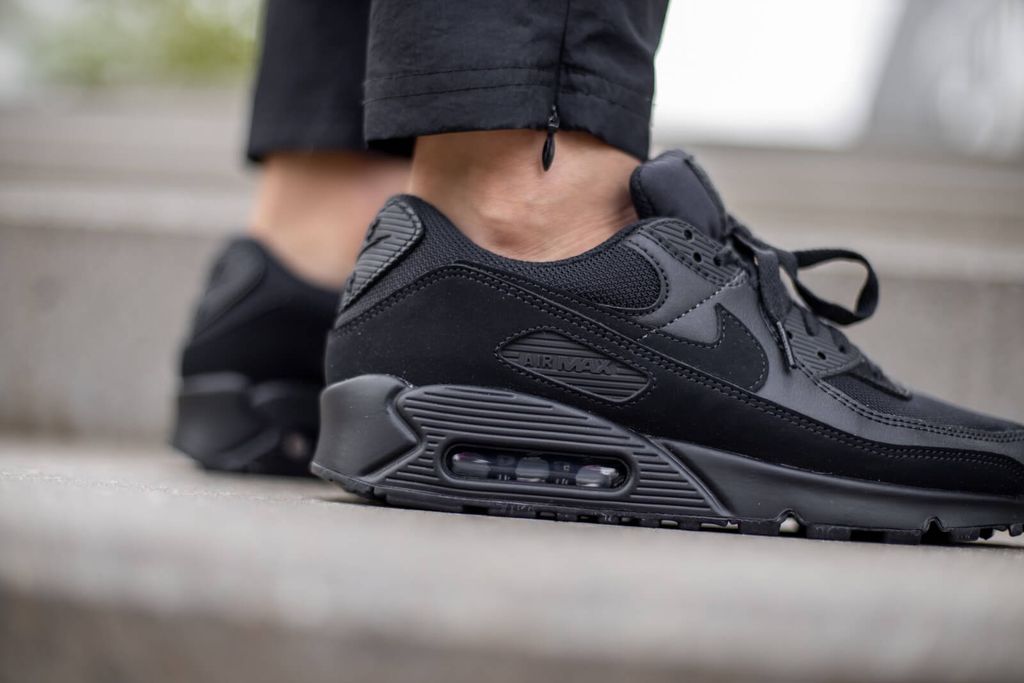 Giày Nike Air Max 90 'Triple Black' CN8490-003 – AUTHENTIC SHOES
