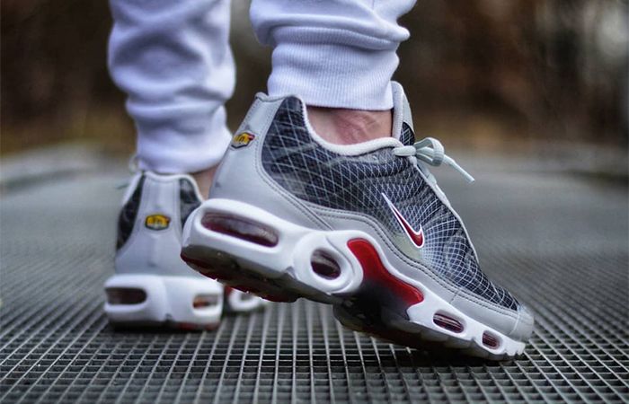 Giày Nike Air Max Plus Wave Grid Grey 