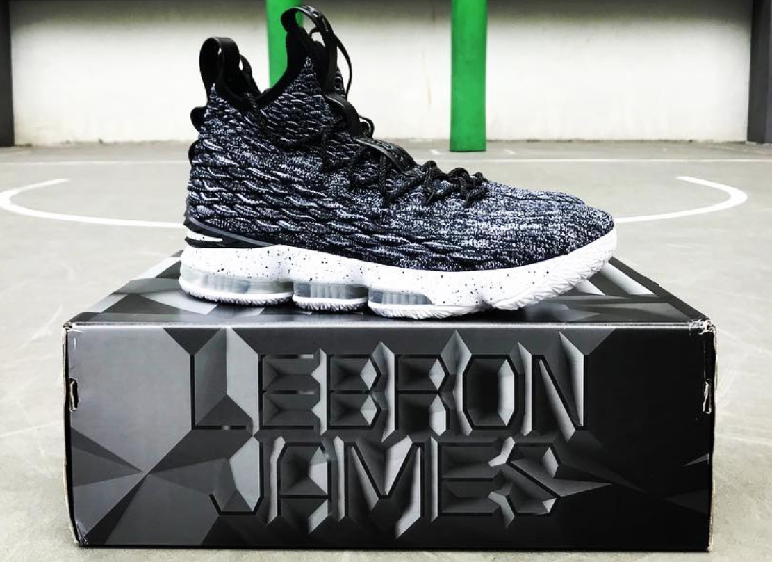 Giày Nike LeBron 15 Ashes 897648-002 – AUTHENTIC SHOES