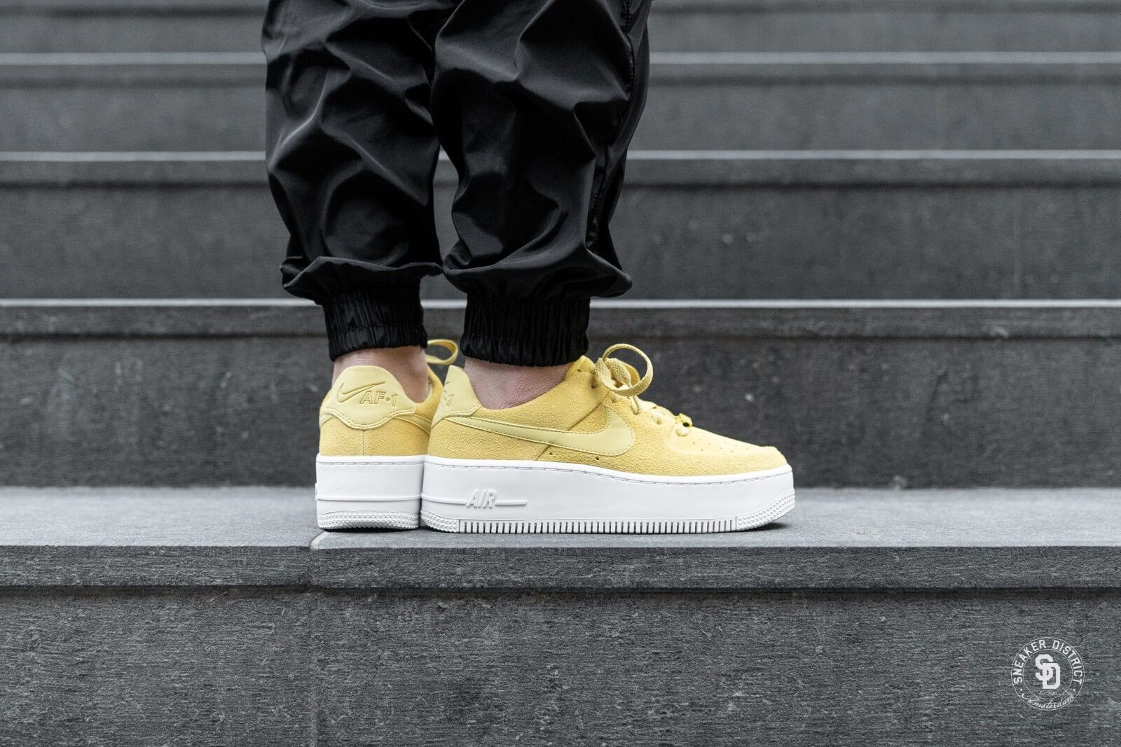 air force 1 sage low celery