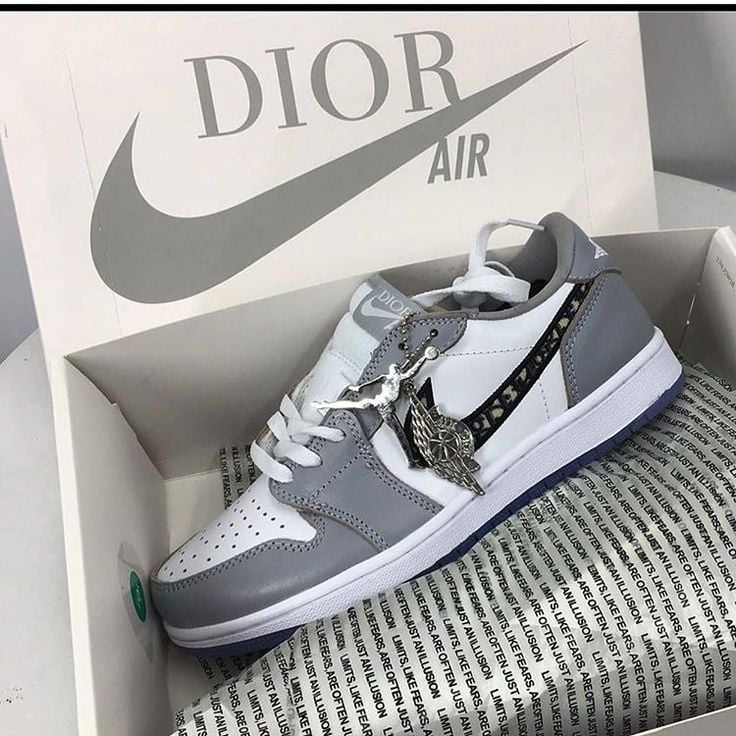 air dior low stockx