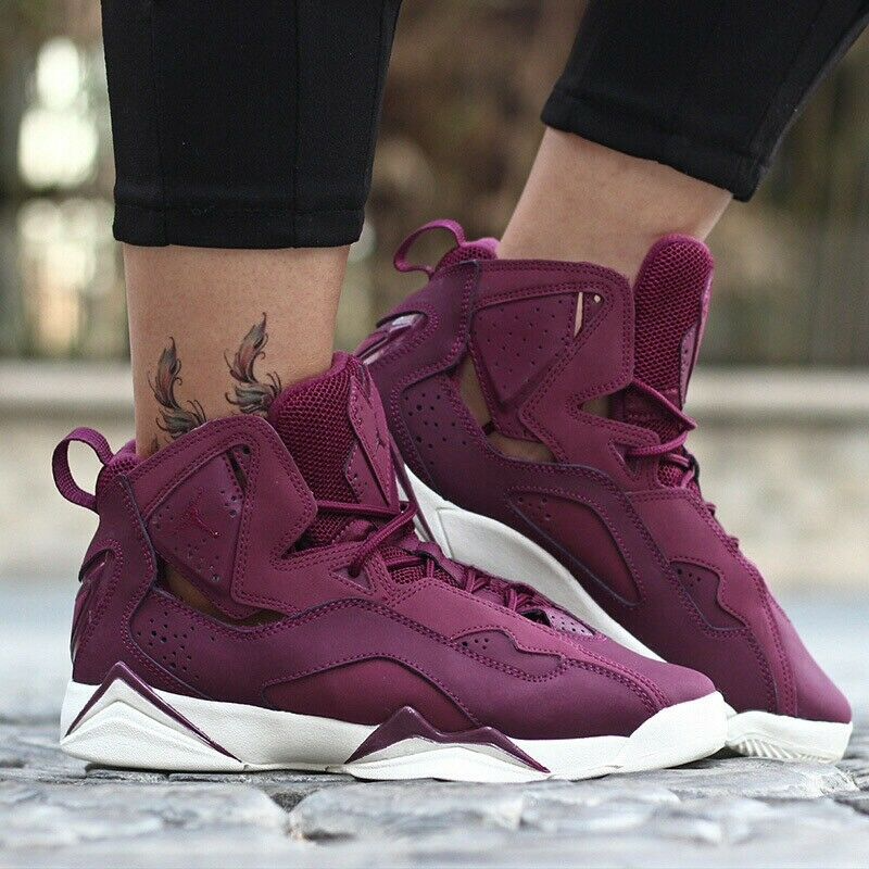 maroon true flights