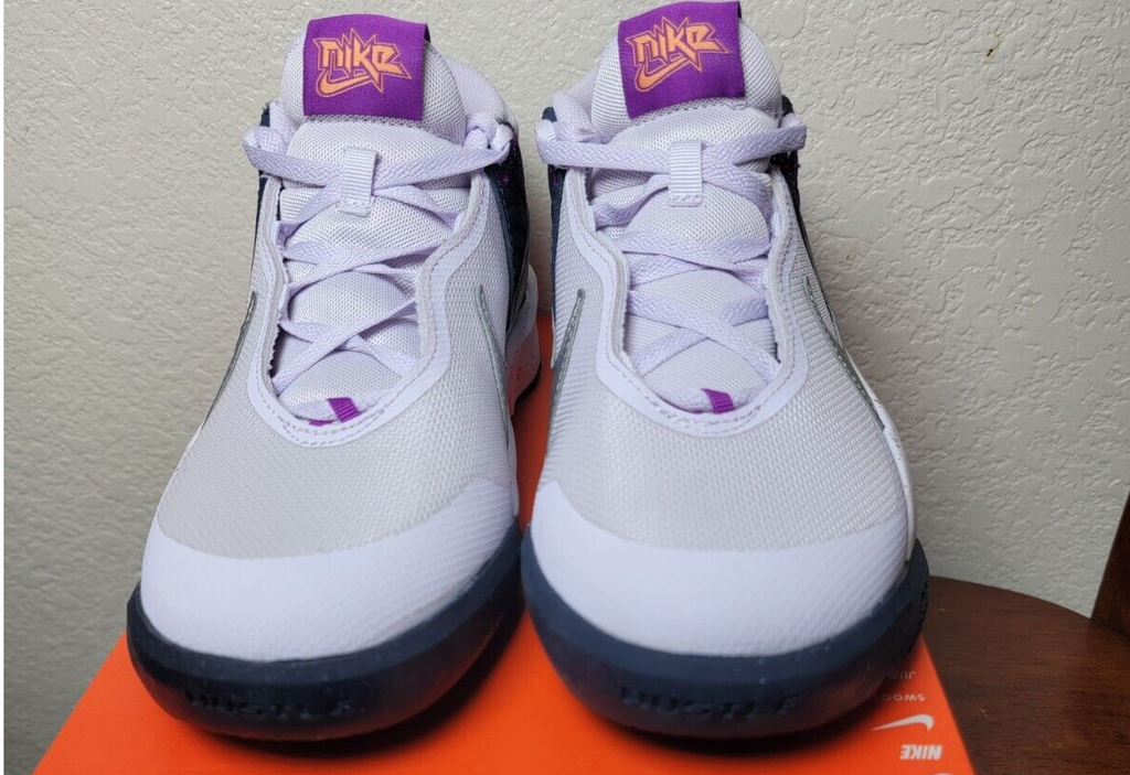 Giày Nike Team Hustle D10 'Barely Grape' DQ8375-500