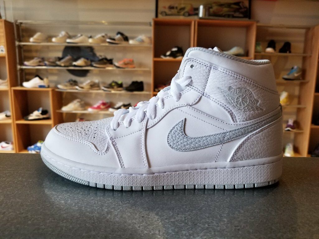 Giày Nike Air Jordan 1 Mid White Pure 