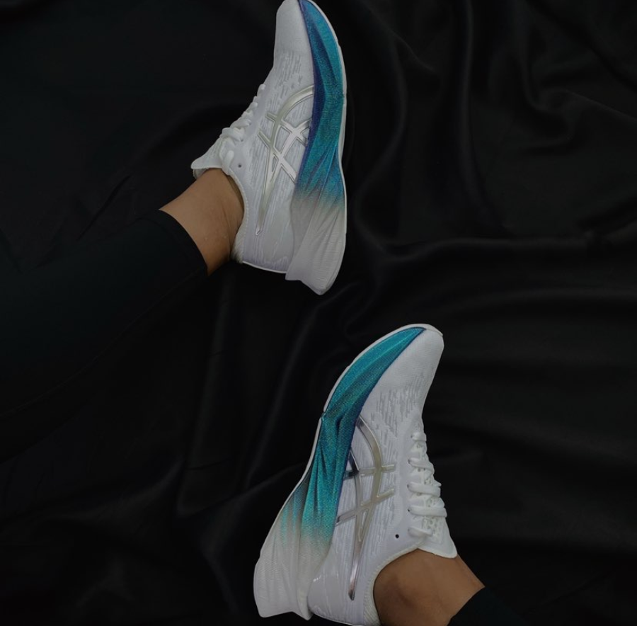Giày Asics Novablast 3 'Platinum' 1011B461-100