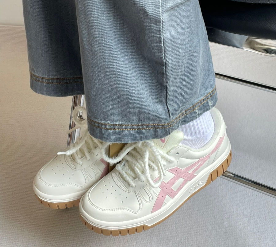 Giày Asics Court 'Pink White' 1204A126-100